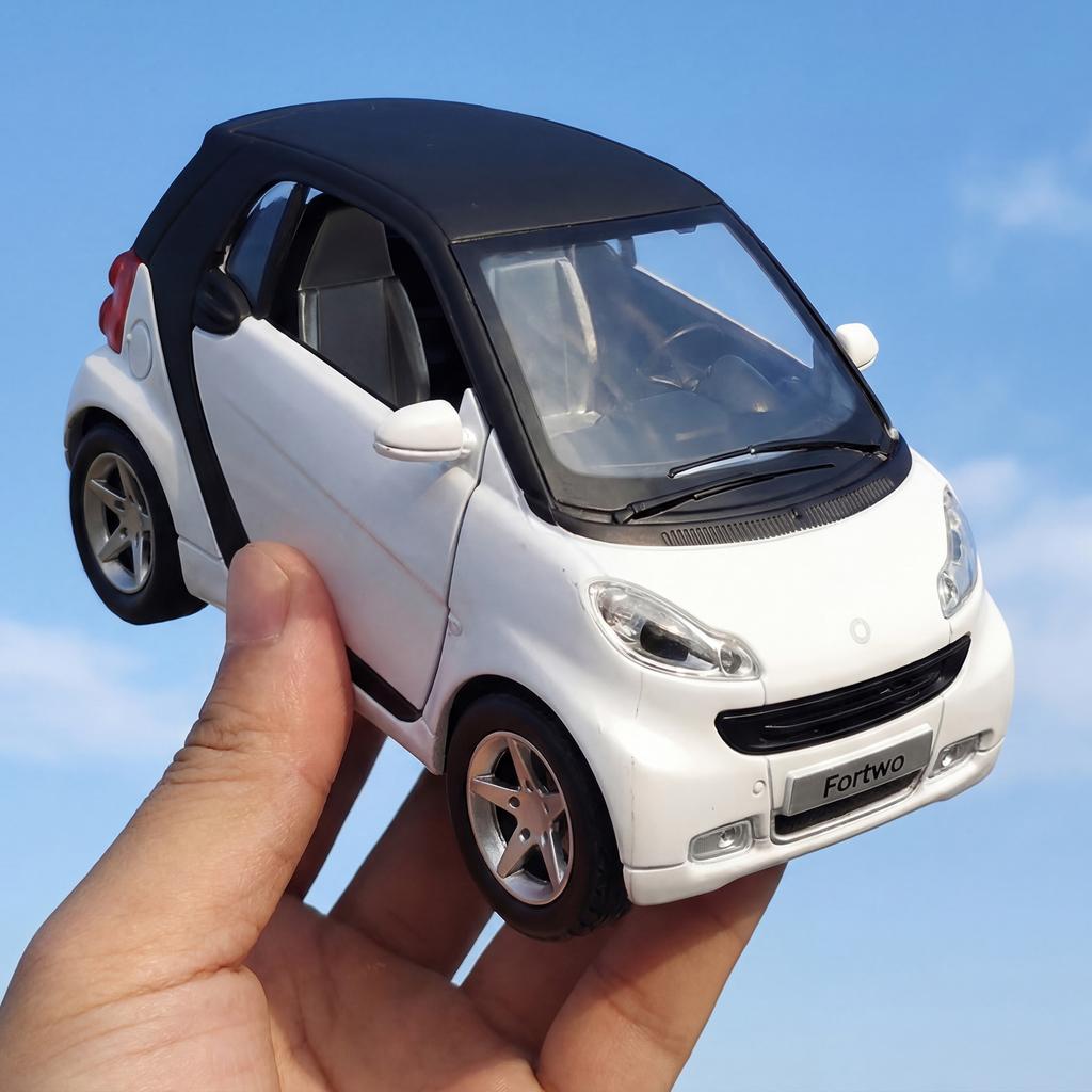 1:32 Modello di Auto in Lega di Metallo pressofusa Mercedes Benz Smart Mini Simulazione Giocattolo per Bambini Collezionabili Ornamento per Hobby Regalo di Festa