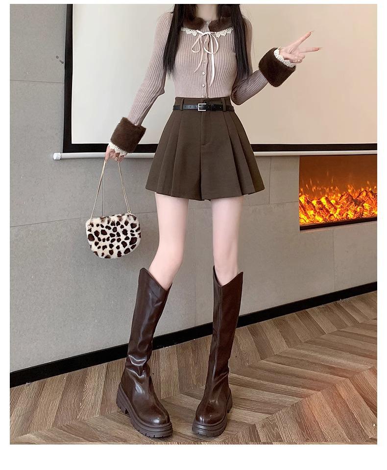 Women's 2024 High-Waist Khaki Woolen Pleated A-Line Shorts for Autumn/Winter