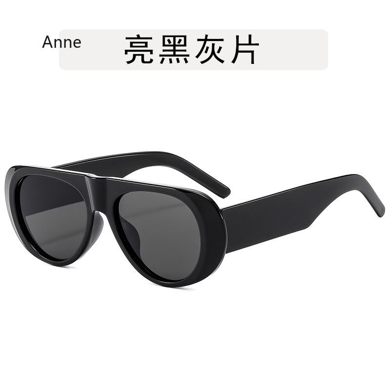 

Big Frame Vintage Flat Top Sunglasses Women For Men Sun Glasses Luxury Designer Popular Punk Shades Outdoor Travel Eyewear