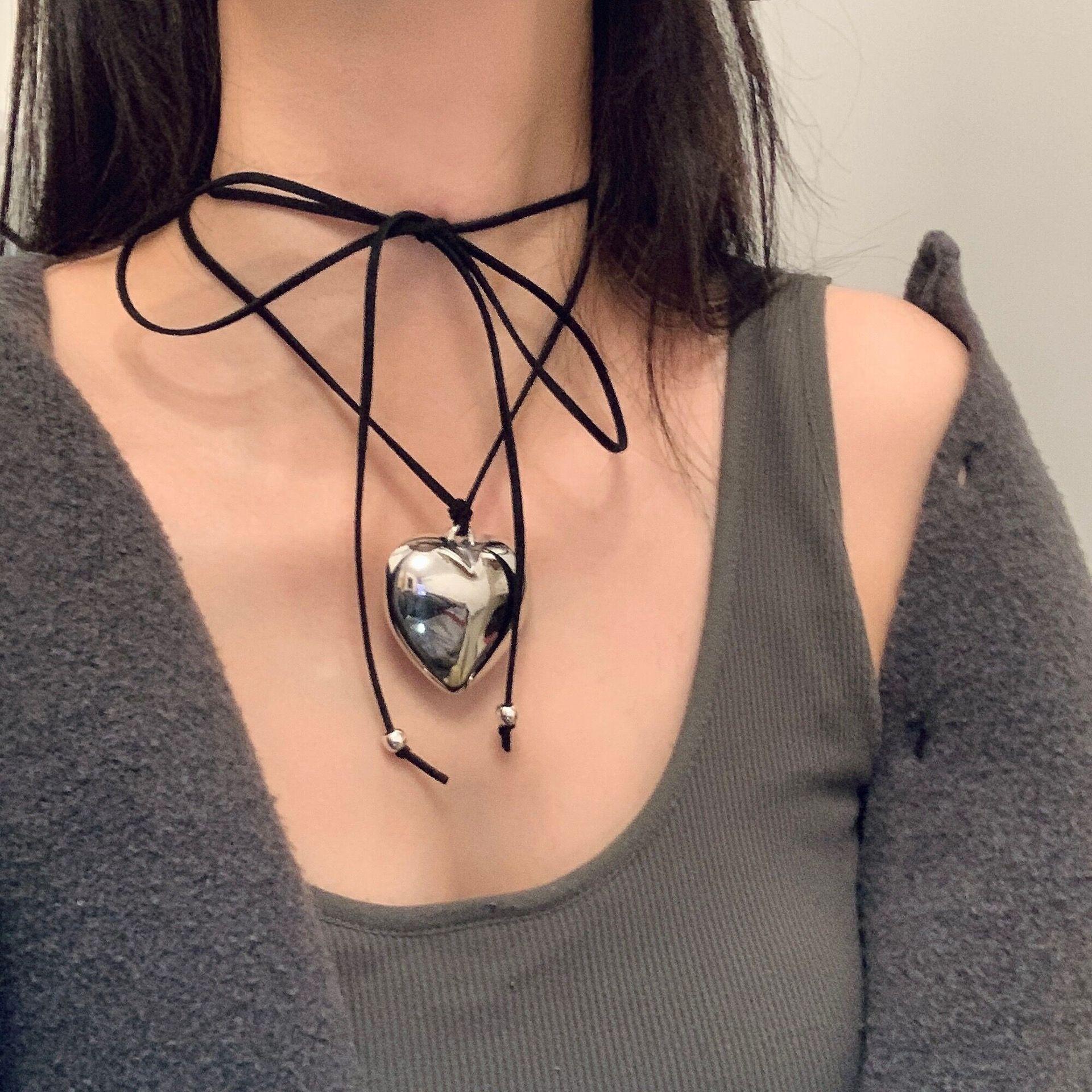 

Han So-hee Sweet Heart Ribbon Choker Necklace - Trendy Heart-Shaped Collarbone Chain