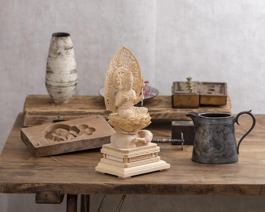 Sitzende Holzstatue des Buddha Fugen, Schutzgottheit des chinesischen Tierkreises für die Geborenen im Jahr des Drachen und der Schlange, Bodhisattva, 22,5 cm