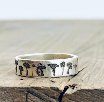 New Vintage Mushroom Ring For Women Men Bohemian Delicate Handmade Carved Flower Ring Engagement Wedding Band Jewelry Gift