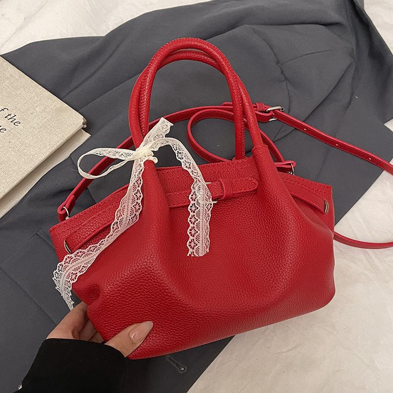 

2025 new spring trend pleated portable vegetable basket bag women s casual fashion commuting foreign style simple messenger bag