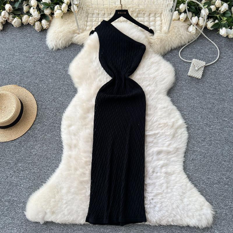 

Women s Dress with Sense of Design Featuring A Cutout Slimming and Elegant Off-the-shoulder Knitted Dress One Size чорний