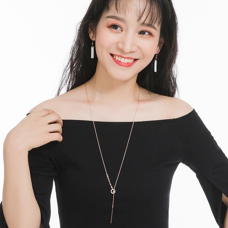 Geometric Elegant Long Sweater Chain For Women Stylish Versatile Accessory In White Gold And Gold Rose