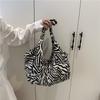 Retro black and white zebra pattern large capacity tote bag women's lazy wind wrinkled casual handbag contrasting color shoulder bag