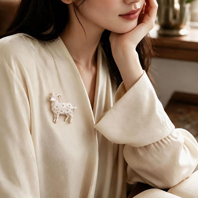 Exquisite Goat Brooches Pins For Women Unisex Vintage Relief Design Goat New Year Party Office Animal Brooch Pin Gifts