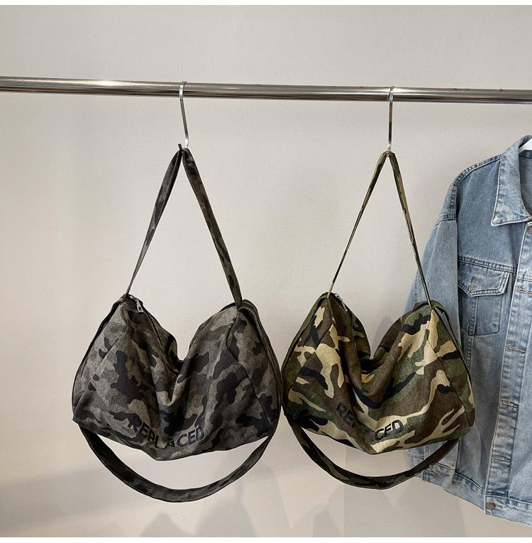 Borsa Boston in Tela Camouflage 2025: Grande Capacità Pendolare & Casual Stile Cuscino a Tracolla