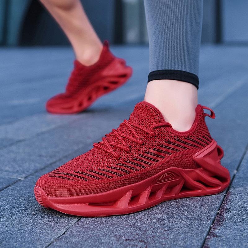 New hollow twist thick-soled fly-woven mesh, light and breathable casual sports couple shoes, men's and women's four-season shoes