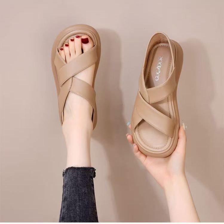 Thick-soled high-end sandals women 2025 summer new Internet celebrities one-pedal Roman shoes pregnant women casual beach sandals