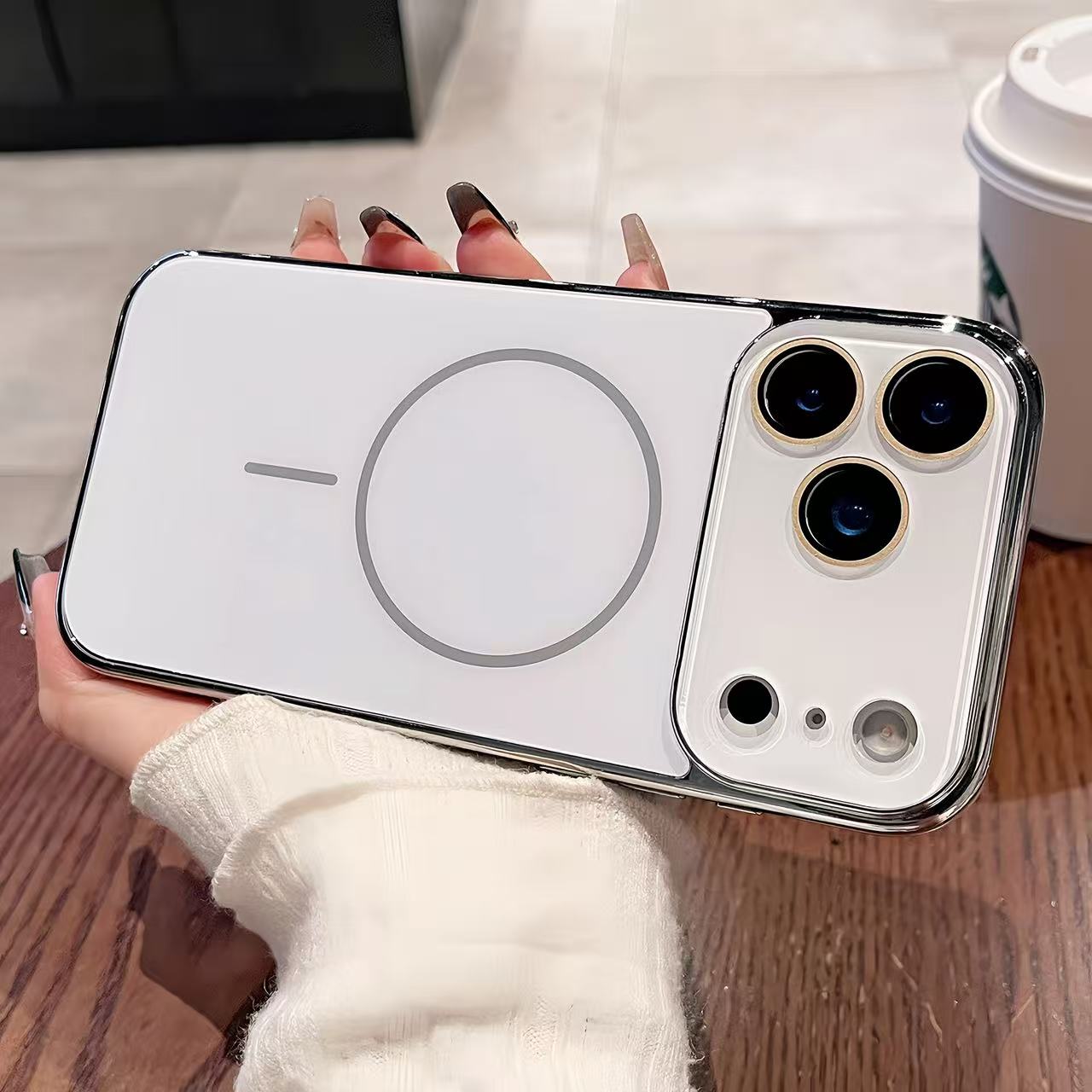 

Роскошный Магнитный Чехол с AG Матовым Покрытием и Хрустальной Линзой для Камеры для iPhone 17 Air 16 15 14 13 12 11 Pro Max Plus Для Беспроводной Зарядки Magsafe 12Pro