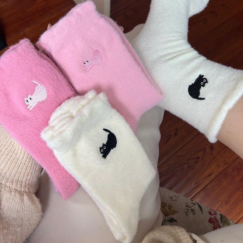 Women's Plush Sock Mink Fleece Socks For Women Autumn Winter Embroidery Cat Socks In Tube sock Thickened Sleeping Socks
