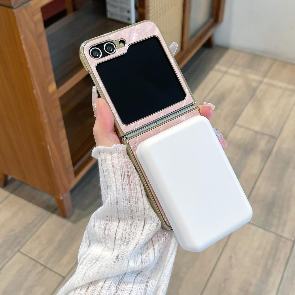Luxury Cosmetic Mirror Holder Bracket Phone Case For Samsung Galaxy Z Flip 6 5 4 3 ZFlip 3 Cases Leather Cover