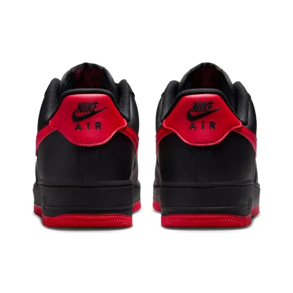 Nike נעלי סניקרס יוניסקס אייר פורס 1 07 ברד שחור אדום אוניברסיטאי FJ4146-002