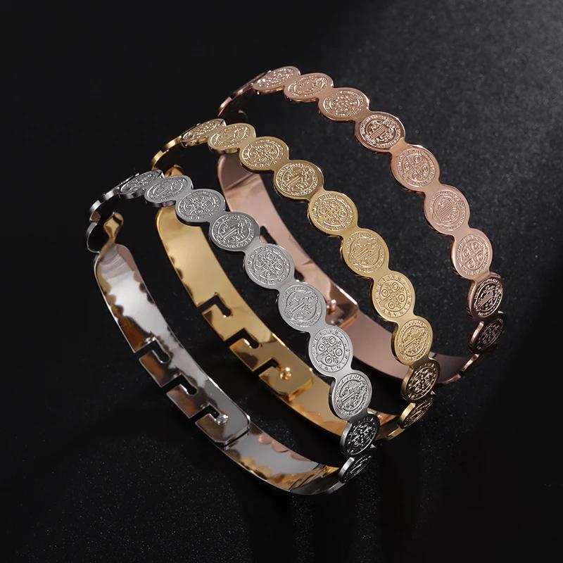 Stainless Steel Jesus Round Amulet Bracelet Catholic San Benito Cross Bracelet Religious Fashion Jewelry for Men and Women