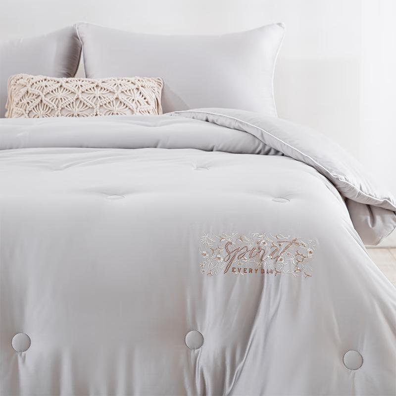 Dongfang Shiguang Super Soft Velvet Spring/Autumn Quilt