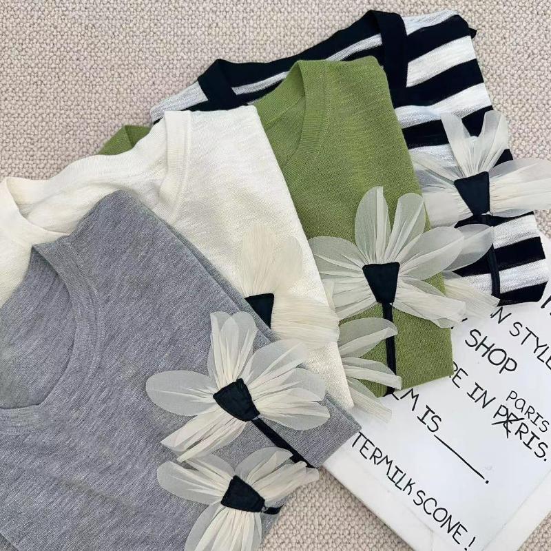 Camiseta holgada informal de verano coreana con manga corta de seda helada ajustada y diseño de moda para mujer, blusa con estampado de flores y cuello redondo