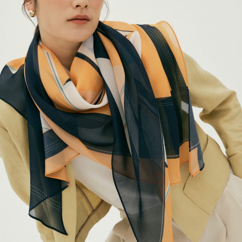 

Saint Luxure Shawl Large Triangle Scarf Erdi SL22SBTEDSB SKYBLUE