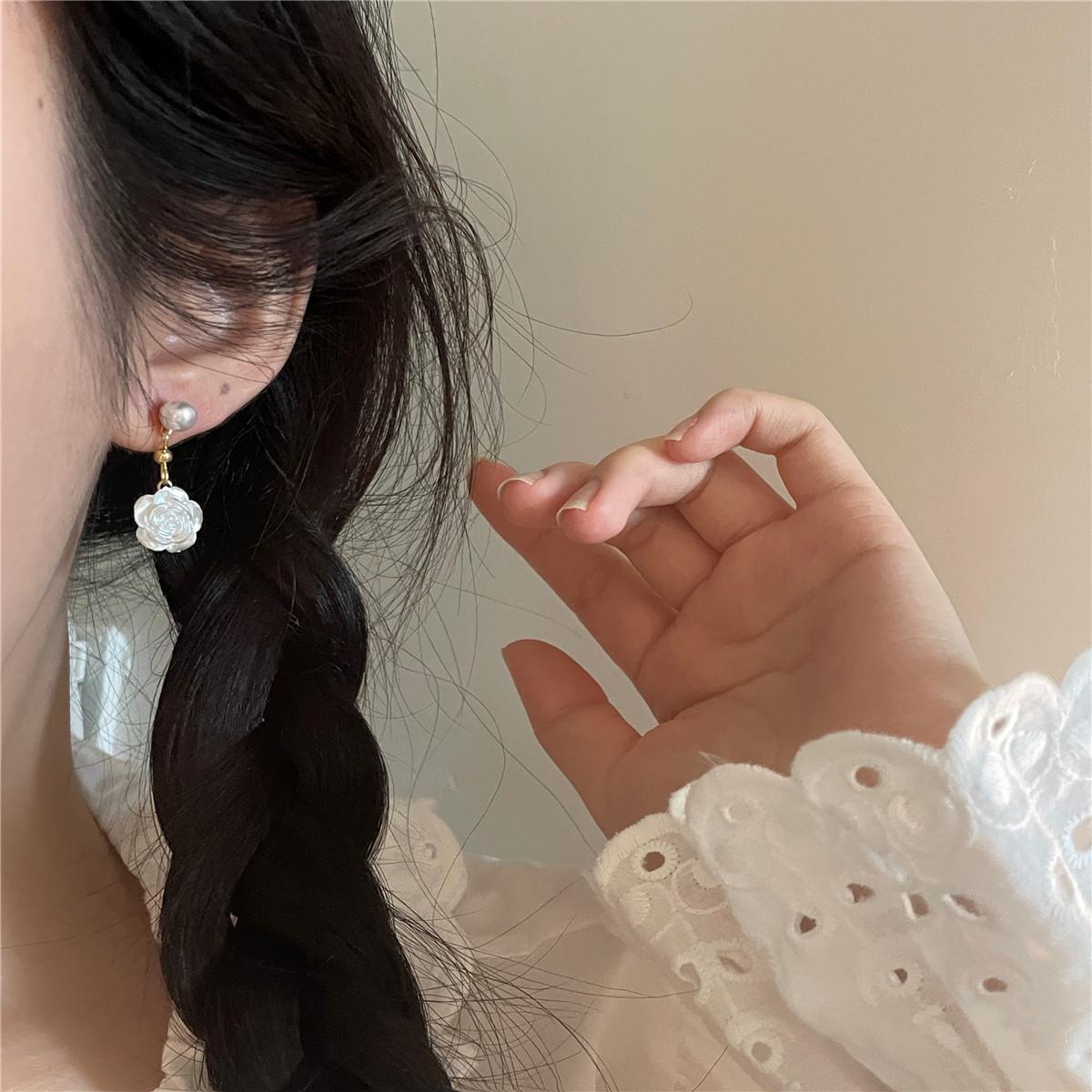 

Элегантные серьги 2024 года из жемчужного серебра S925 пробы: Нишевый, нежный, легкий роскошный дизайн