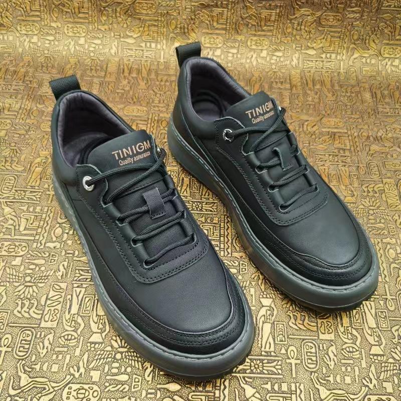 

Autumn sports leather shoes men s cowhide round head trend fashion casual men s versatile leather shoes 38 чорний