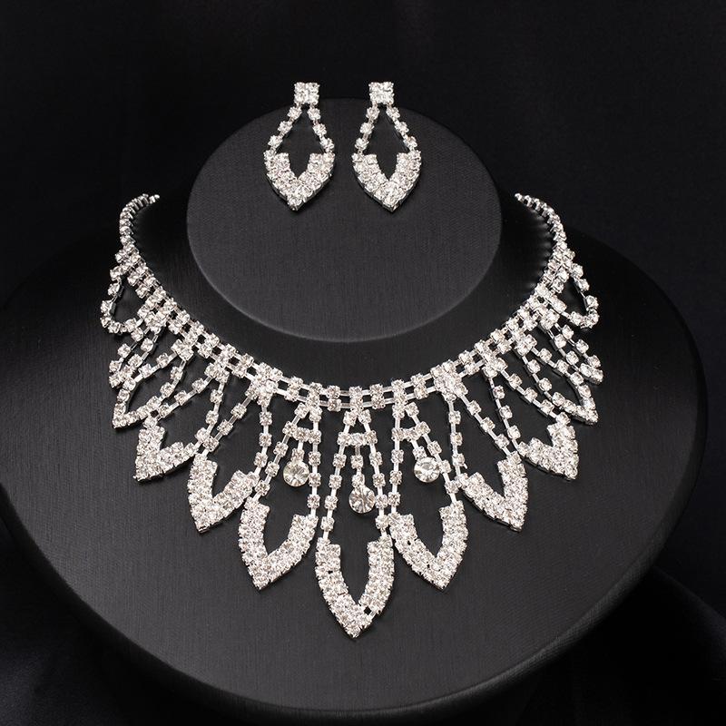 Exquisite Luxury Temperament Necklace Earrings Set Banquet Dress Full Diamond Fringe Jewelry Fashion Versatile Bridal Jewelry