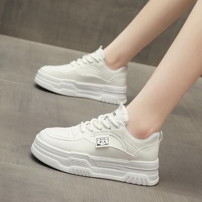 Moteriška avalynė – Sportbačiai