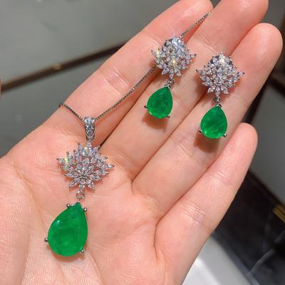 Gioielli Colorati Tesoro Retro Imitazione Smeraldo Ciondolo Orecchini Smeraldo Set di Gioielli Set Goccia d'Acqua