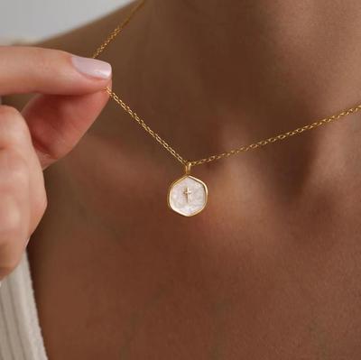 Collana con Ciondolo Rotondo Irregolare a Goccia d'Olio Cross Fashion - Versatile ed Elegante