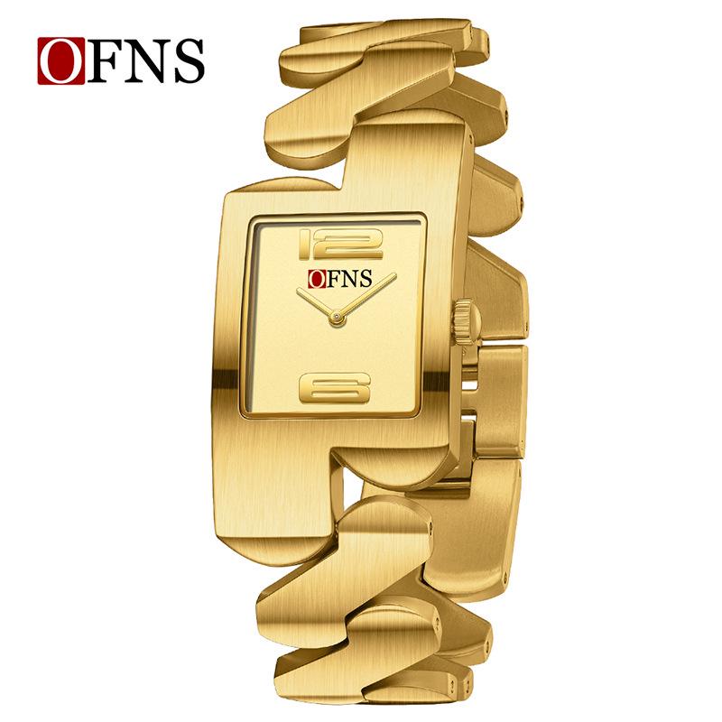 

Vintage Square Couple s Quartz Watch: Luxurious Steel Strap, Classic Waterproof Design.
