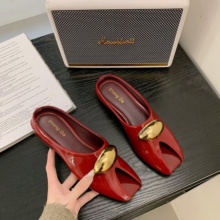 

Женские мюли-тапочки из лакированной кожи, повседневные крутые тапочки, дизайнерские тапочки с металлической пряжкой, тапочки с открытым носком для женщин, полуслайды 35 красный