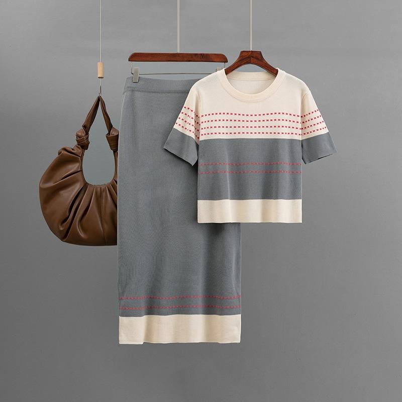 Fashion Knitted Suit Women's Summer New Contrasting Color Short-sleeved Top Skirt Two-piece Set