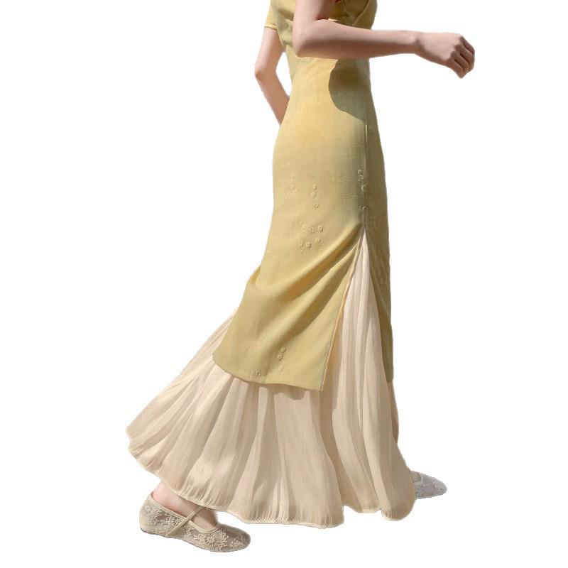 Flowing Light Slip Dress: White Midi Skirt for Qipao Inner Wear, Anti-Exposure, Fairy-Like Retro Style