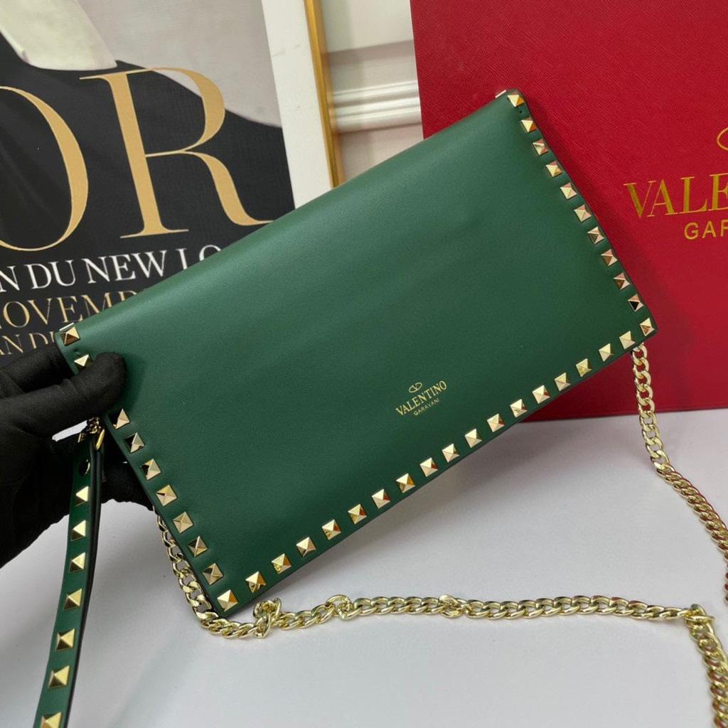 V Family 2026 Women's European & American-Style Rivet Clutch Crossbody Bag