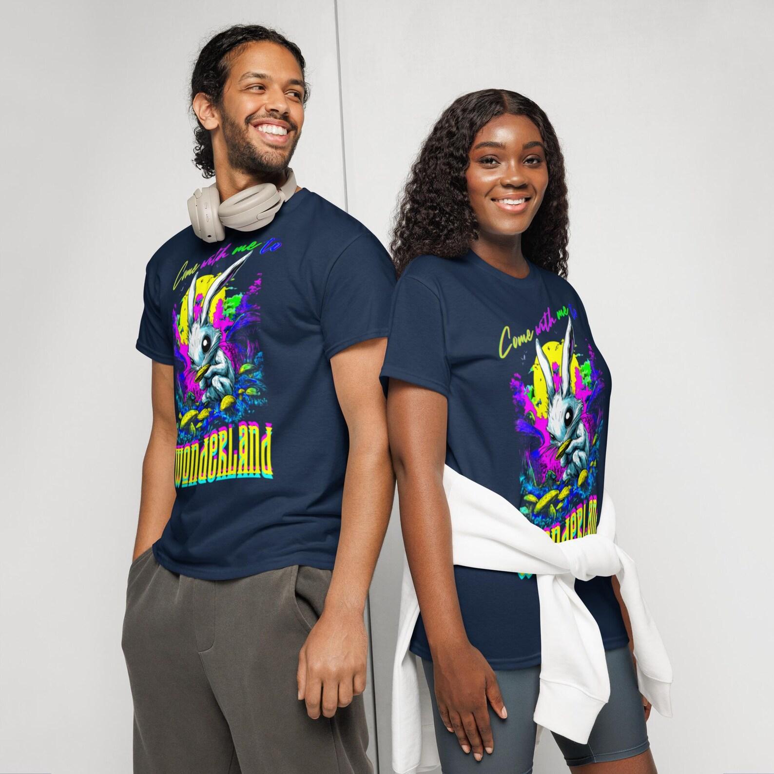 Psychedelic Wonderland T-Shirt – Trippy Unisex Shirt with Neon Mushrooms and Hypno Bunny, Gothic Rave Tee for Festival & Dark Aesthetic Fans L