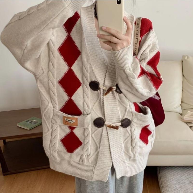 

Sweater women s autumn and winter new fashion versatile diamond color matching horn buckle long sleeve women s knitted cardigan top jacket 411-31 (average size) бежевий