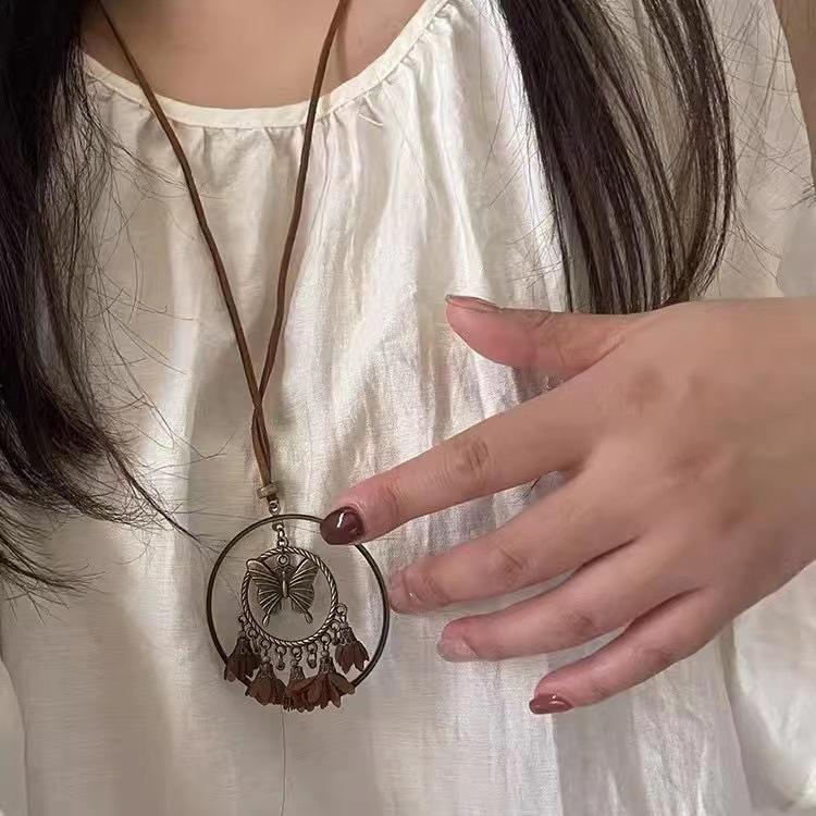 New Chinese Retro Popular Ethnic Style Necklace Women's Versatile Niche Long Sweater Chain High-end Simple Accessories