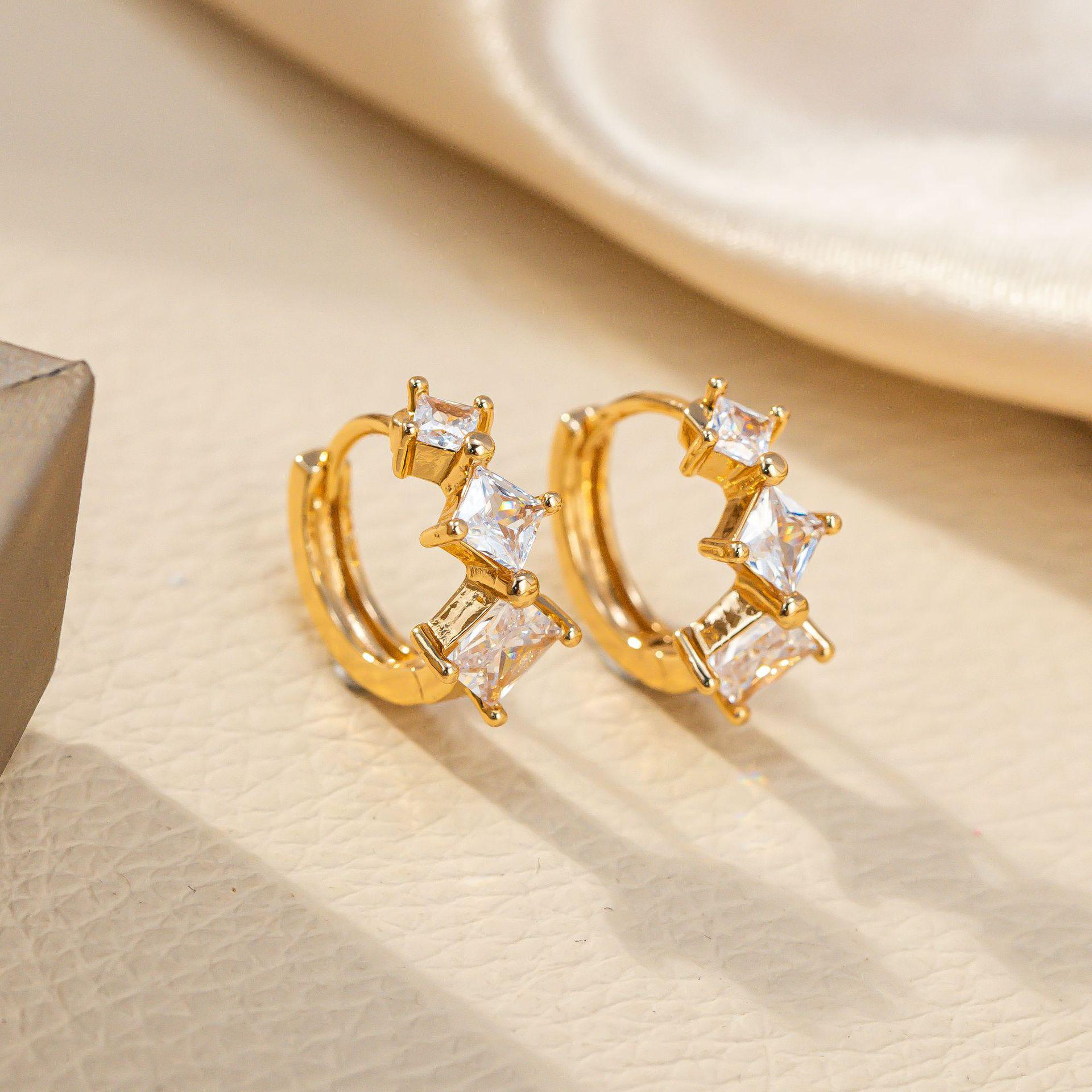 Korean Geometric Rhinestone Stud Earrings for Women: Chic and Versatile Design