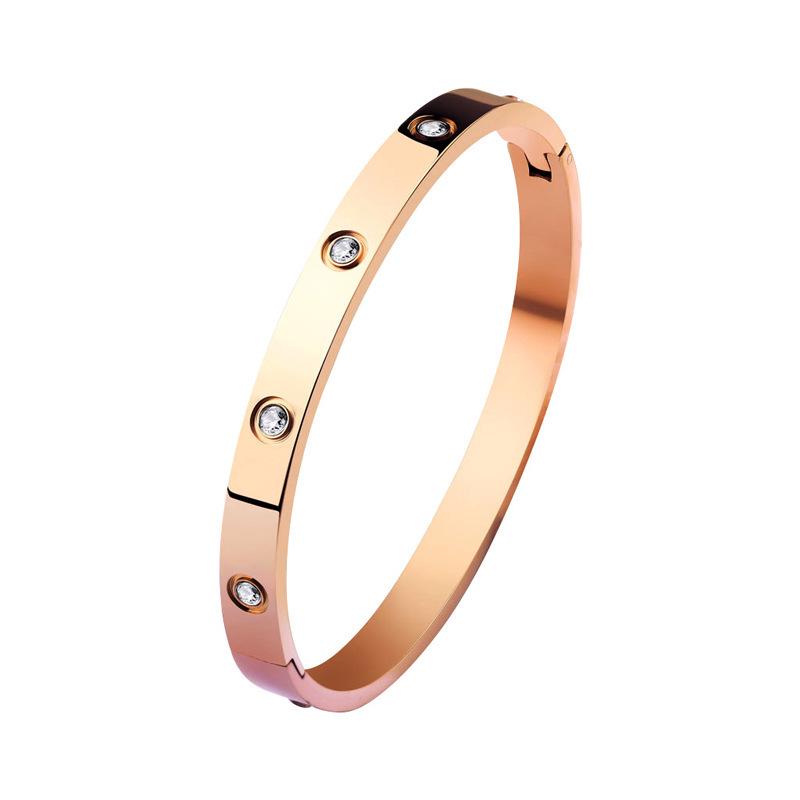 Trendiger goldener Kaja Vintage Armreif mit Diamanten – Schlichtes & stilvolles Damenarmband