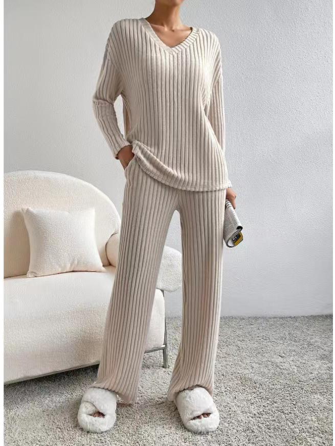 European & American Autumn/Winter Two-Piece Set: V-Neck Ribbed Knit & Casual Straight-Leg Pants