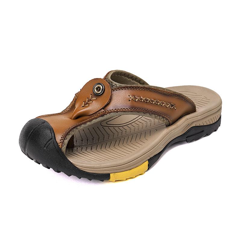 Fashion 2024 Summer New Home Leisure Leather Slippers Massage Sole Men's Beach Shoes Daily Men's Park Walking Shoes Classic Brown