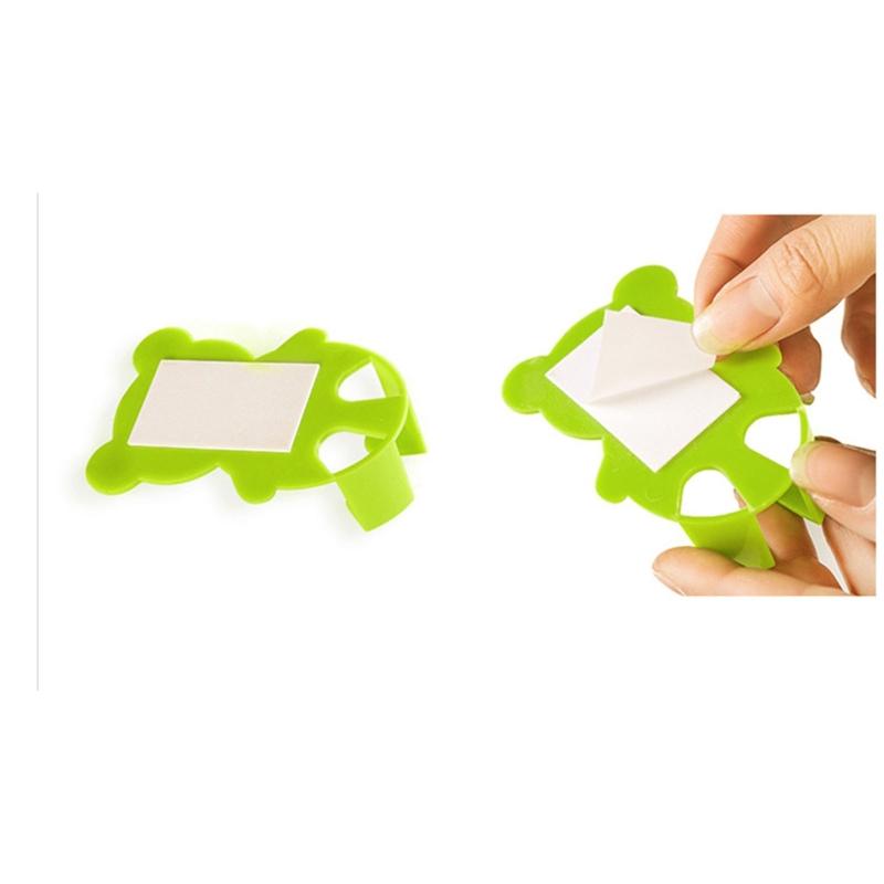 2PCS Power Cord Plug Bracket Wall Mounted Cartoon Animals Adhesive Strength Hook For Kitchen Plug Robe Towel Loofah Bathrobe