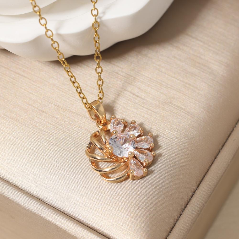 Flower Shape Pendant Necklace for Women Golden Stainless Steel Clavicle Chain Wedding Party Daily Wear Jewelry Accessories