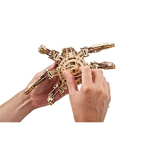 UGEARS Globe Puzzle 3D en Bois - Kit de Construction Tournant Cadeau Fête des Pères - Globe Mécanique avec La Navette et Le Spoutnik - Modèle à Assembler