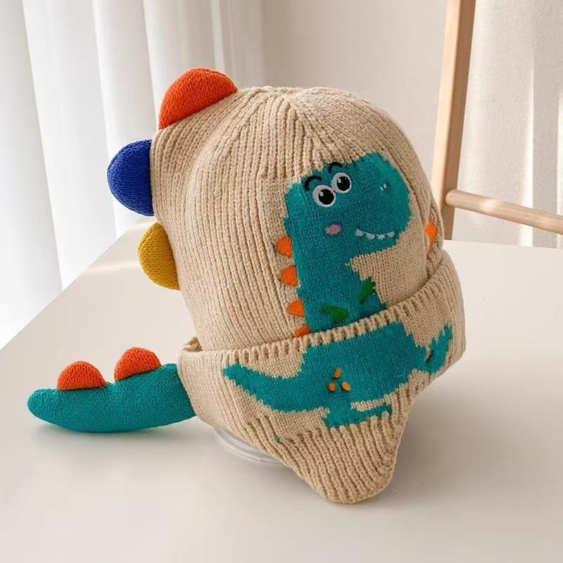 

Little dinosaur cartoon ear protection hat knitted hat children s woolen warm hat windproof hat M бежевый