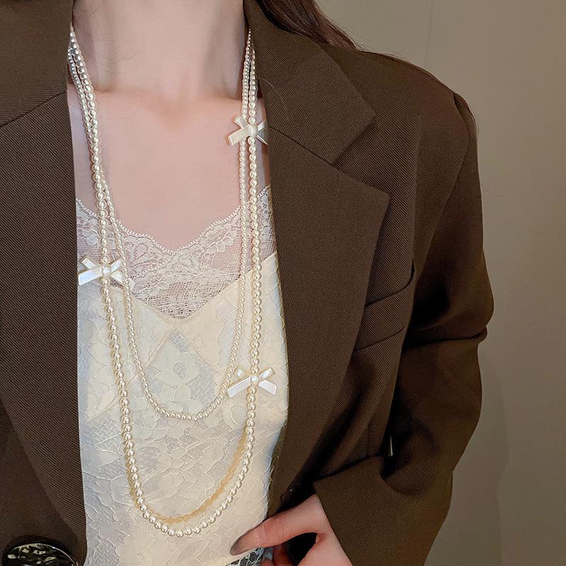 Vintage French Pearl Sweater Necklace: Elegant, Extra-Long Design for Versatile Fashion