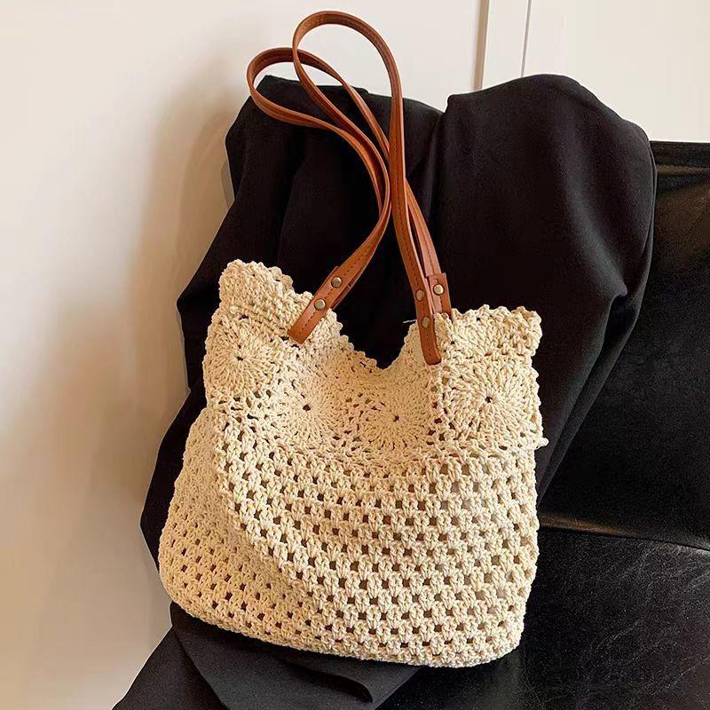 Versatile shoulder cotton thread straw bag, new hand-woven bag, large capacity tote seaside vacation beach bag