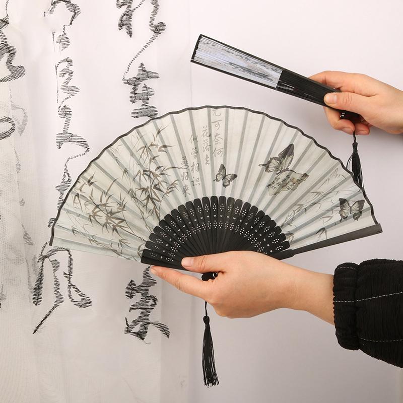 38cm Retro Aesthetic Folding Fan, Lightweight and Portable Capable of Handling Eastern Elegance