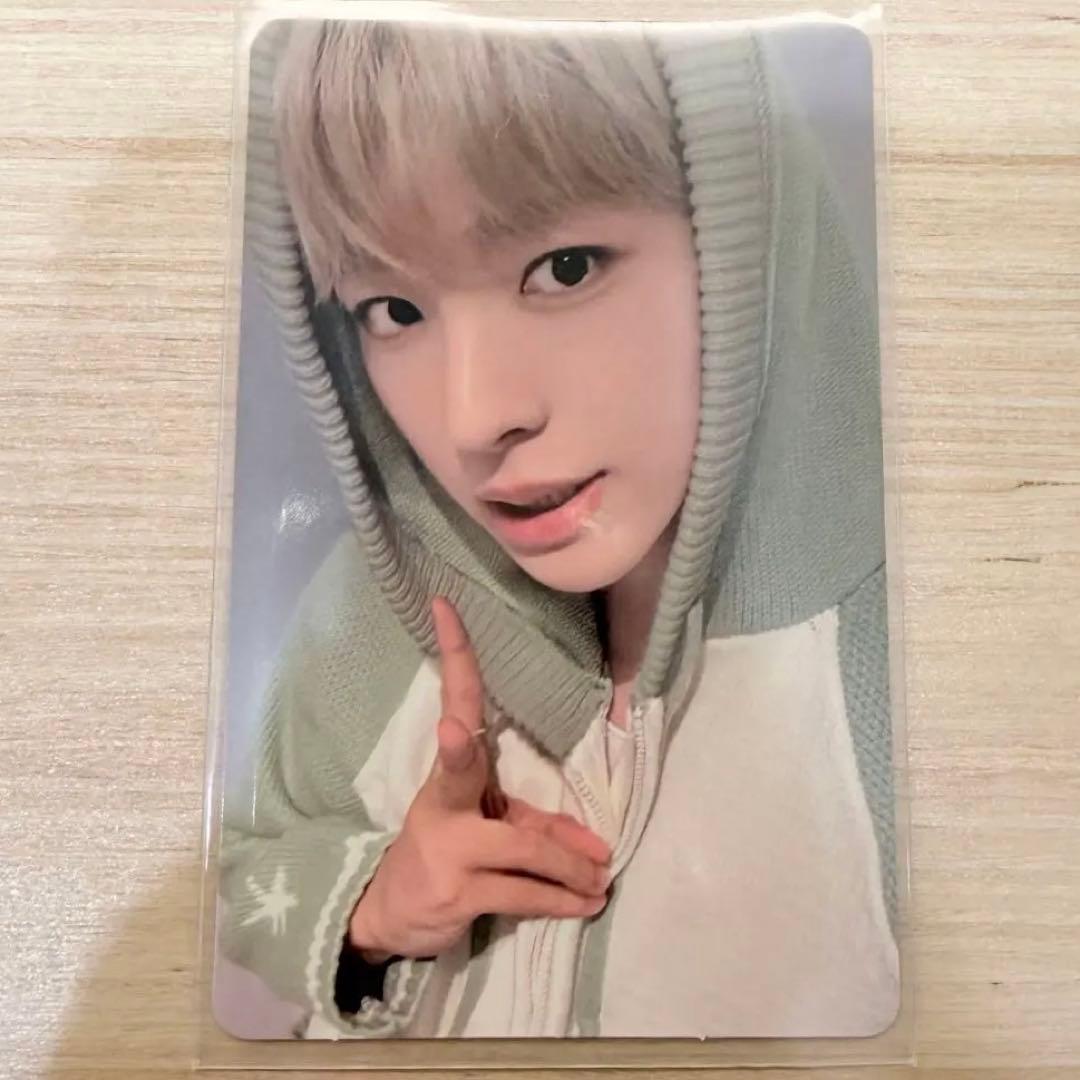 [USED] NCT WISH Yushi Seoul Concert Knit Zip-Up Hoodie Bonus Photocard