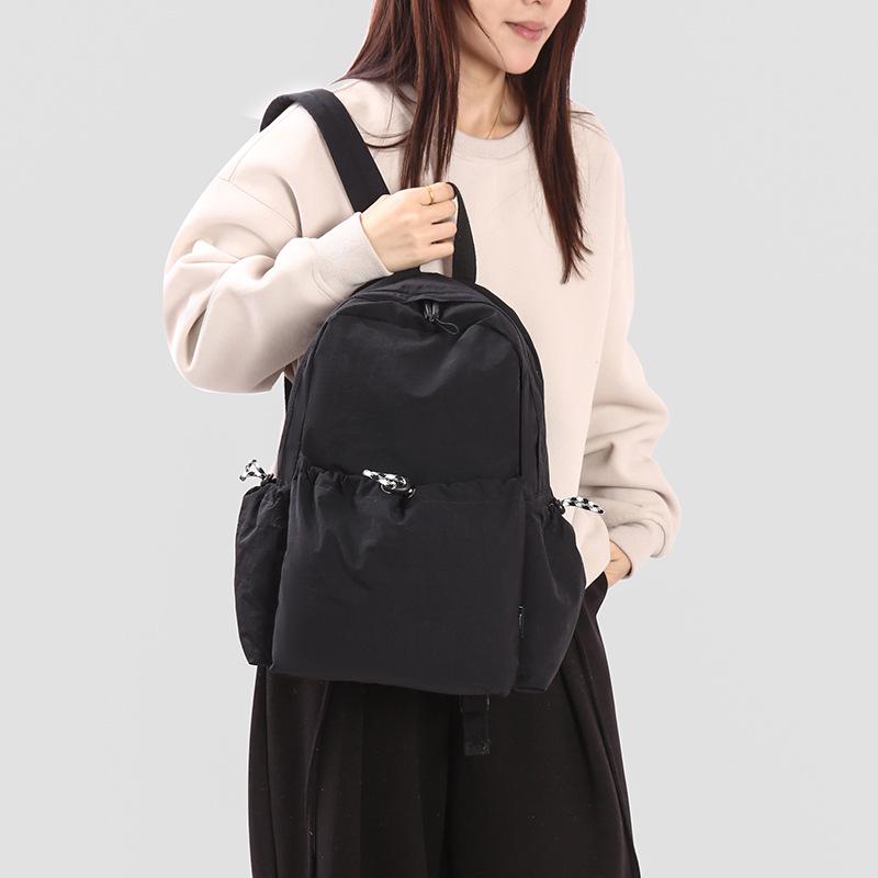 2025 Frühling Koreanischer Damen-Nylon-Rucksack: Trendy einfarbige lässige Schultasche für Schüler
