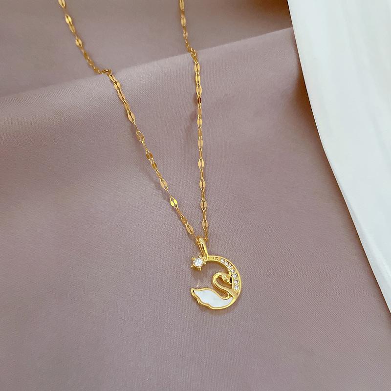 Light Luxury Temperament Gorgeous Moon Swan Necklace Female Versatile Collarbone Chain Titanium Steel Chain